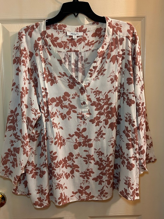 Monday Fun Tops - Mauve Floral Split-Neck Tunic Top by Modern Vice